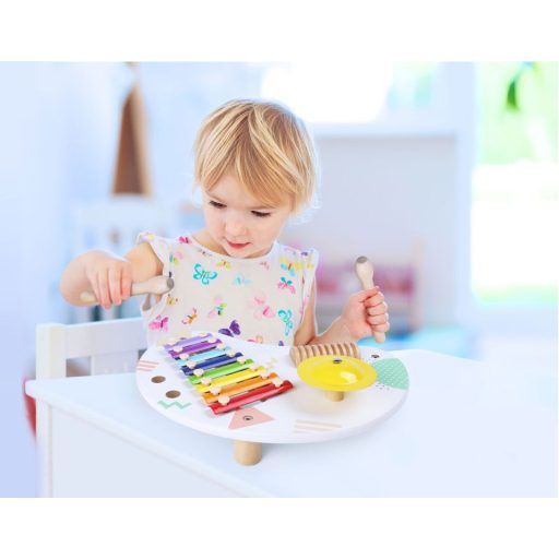 Zeneasztal hangszerekkel +18 hónap